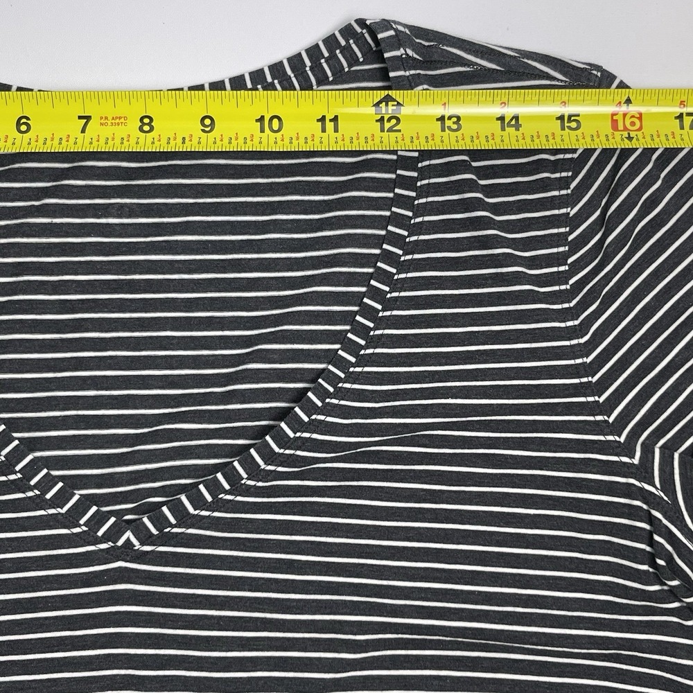 Lululemon Women's Love Tee V Neck Short Sleeve T-Shirt Black White Stripe - Picture 7 of 10